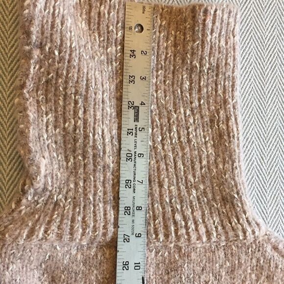 KG KEVIN GARNETT Mauve sweater  Pit to Pit 25" turtleneck, MED, EXCELLEN… - Picture 15 of 16